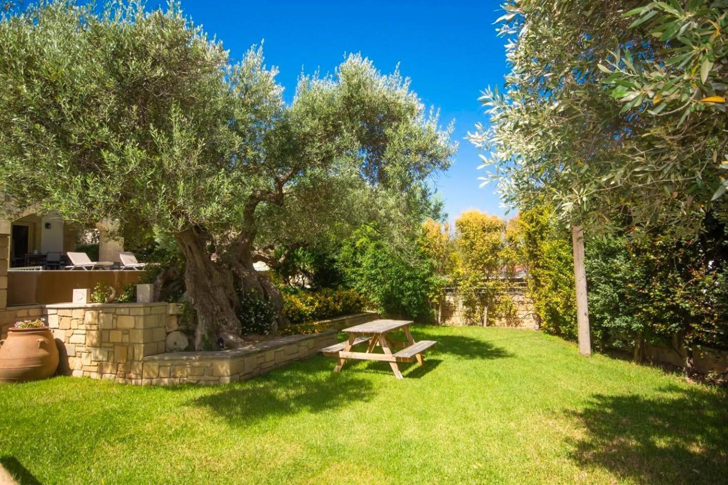 Villa Antonousa - Private Pool Oasis Kerá Dış mekan fotoğraf